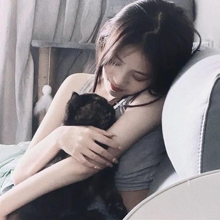 美女和液体人